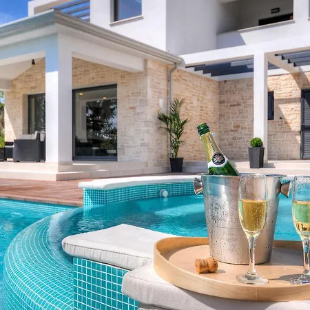 Onyx Holiday home *