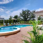 Onyx Holiday home *