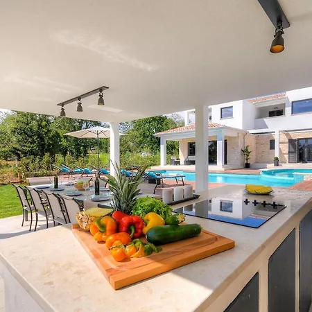 Holiday home Onyx Sinozici